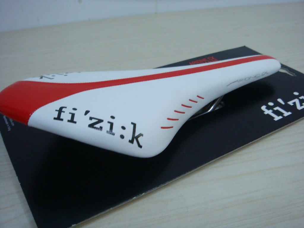 飞贼钛弓车座，特价900元