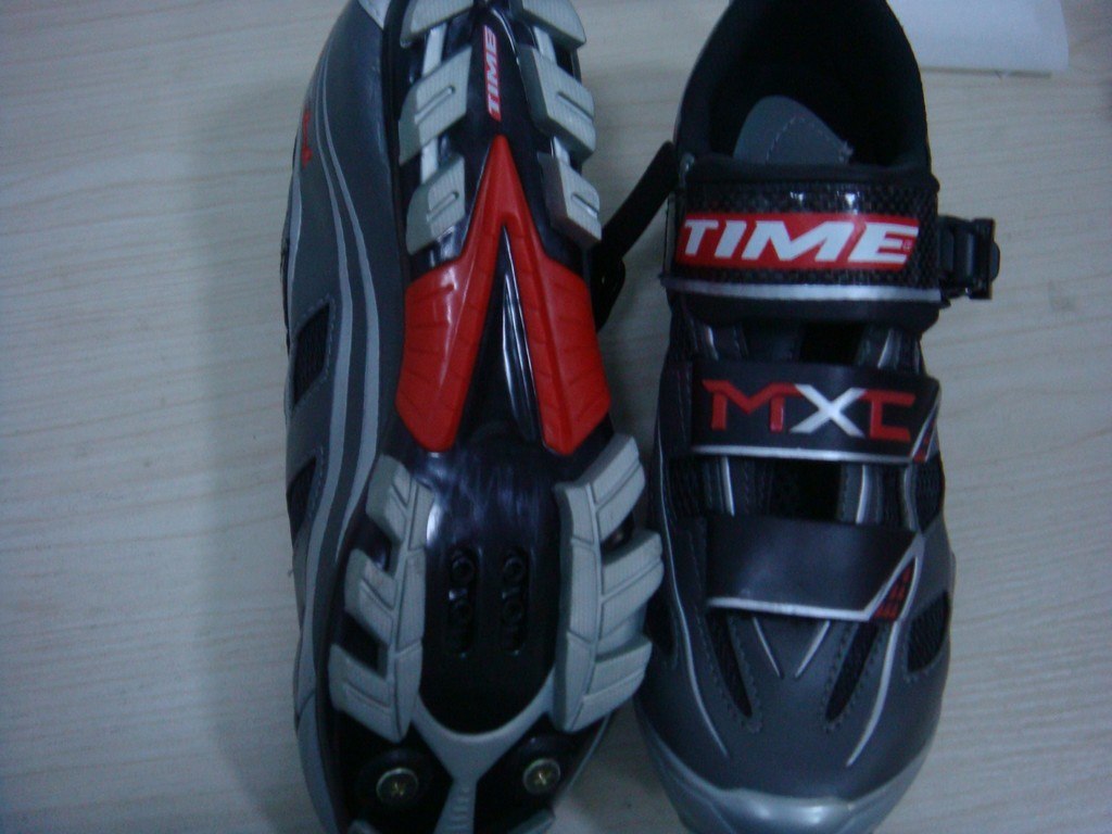 time锁鞋，特价280