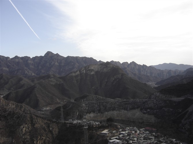 顶风爬东方红中