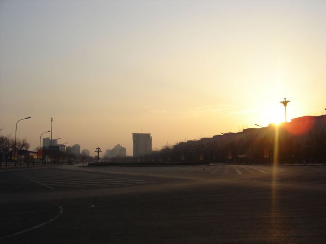 早晨的首钢东门