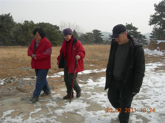 110220 爬香山 059.jpg