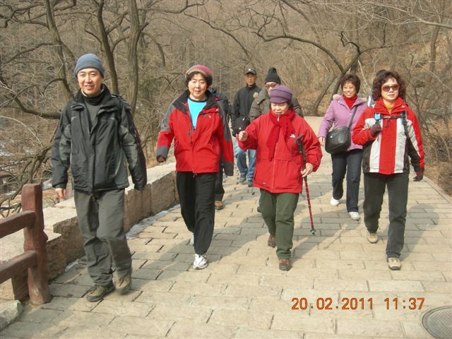 110220 爬香山 094.jpg