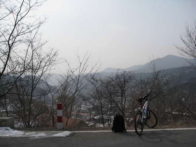 美丽的雪色乡村，可惜拍照技术有限，看不出来呀