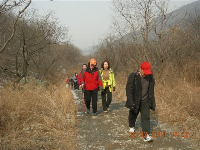 110305  爬东山 037.jpg