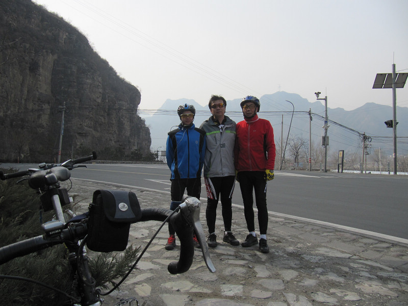 2011年第二次骑行：东方红，三人行 001.jpg