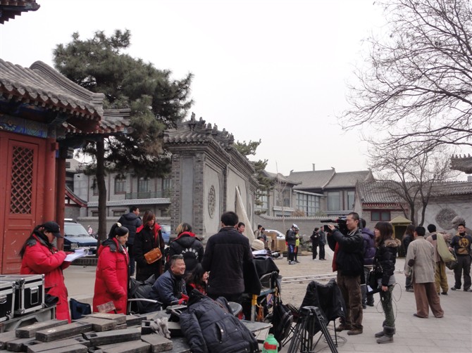 金铃在拍电视剧