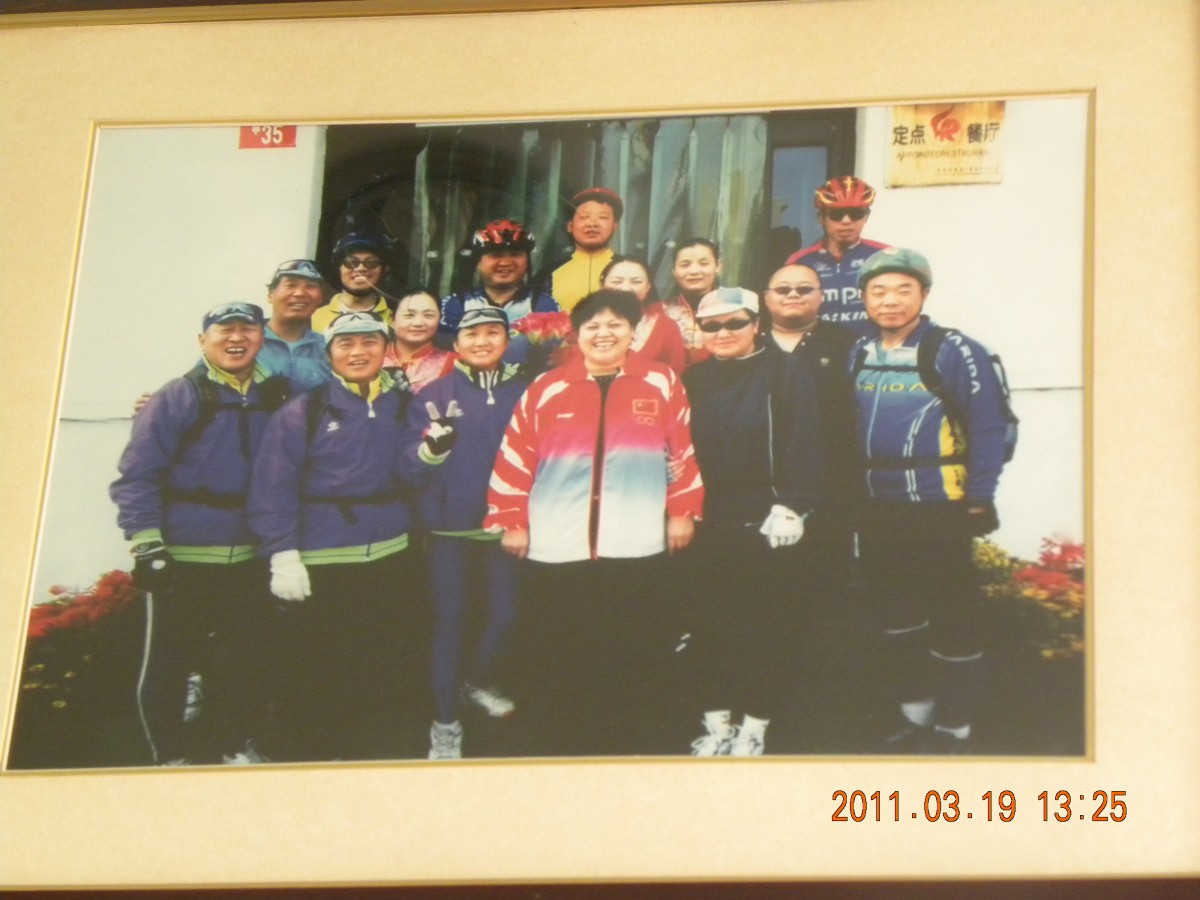 这是饭馆墙上的照片