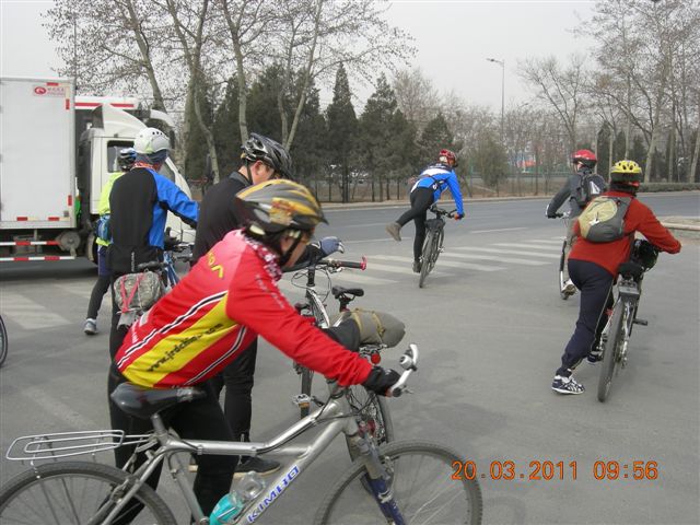 110320  稻香湖骑行 001.jpg