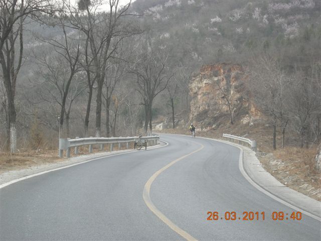 110326  银山塔林骑行 006.jpg