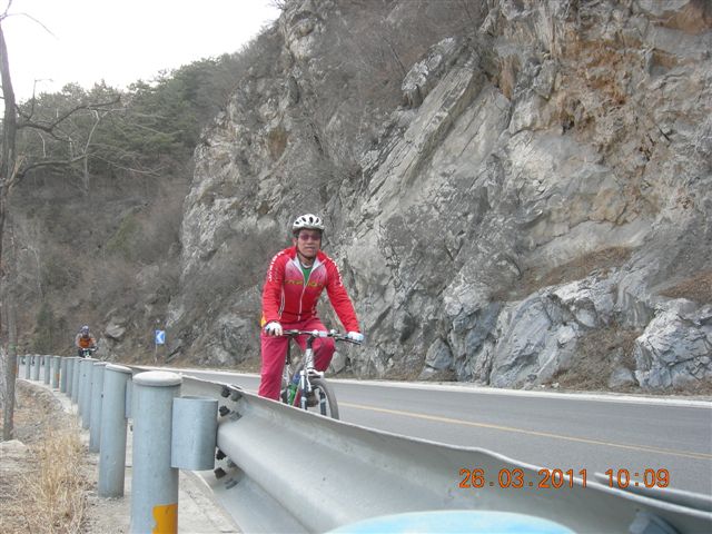 110326  银山塔林骑行 013.jpg