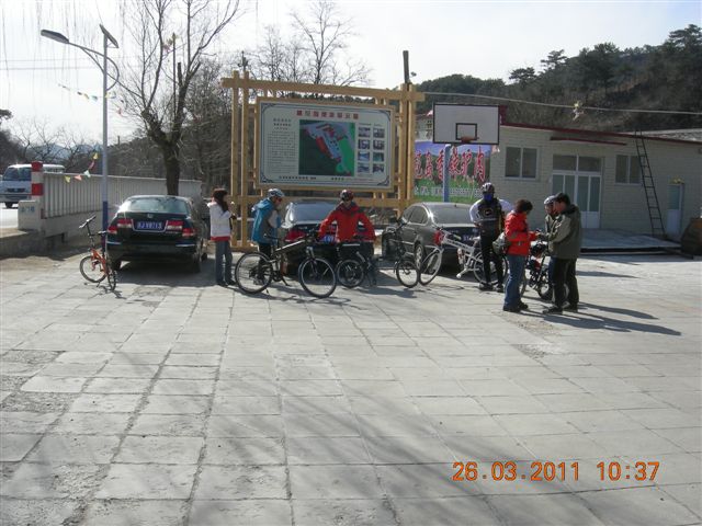 110326  银山塔林骑行 020.jpg