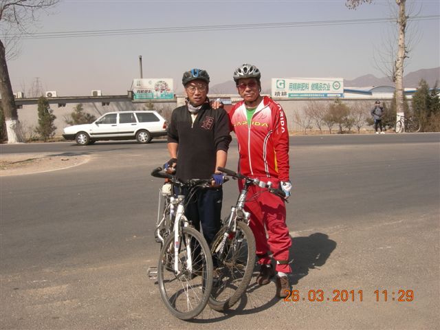 110326  银山塔林骑行 035.jpg