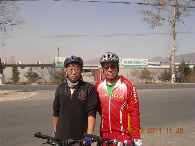 110326  银山塔林骑行 034.jpg