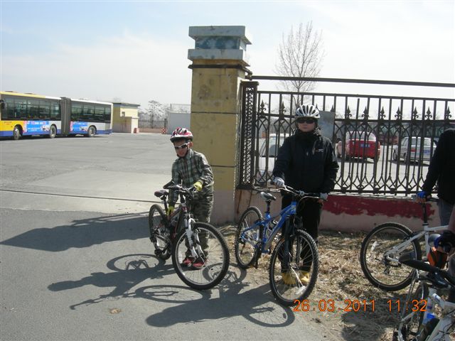 110326  银山塔林骑行 037.jpg