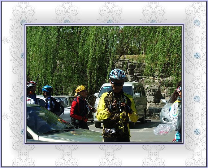 准备抓拍呢？！