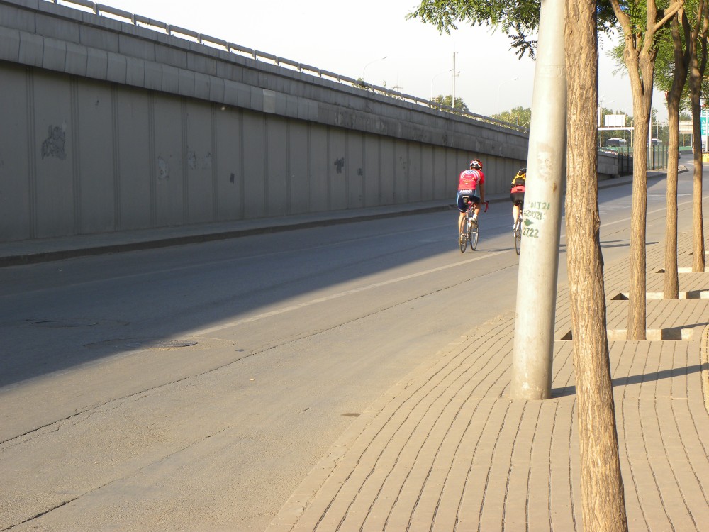 赶路，去参加青龙湖的比赛