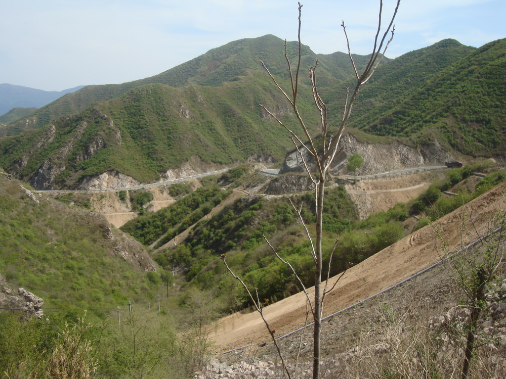15高崖口放坡.jpg