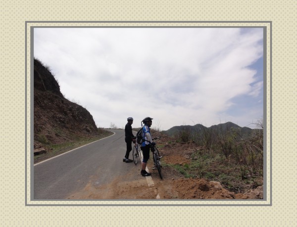 上大坡前遇见小吴和另一车友