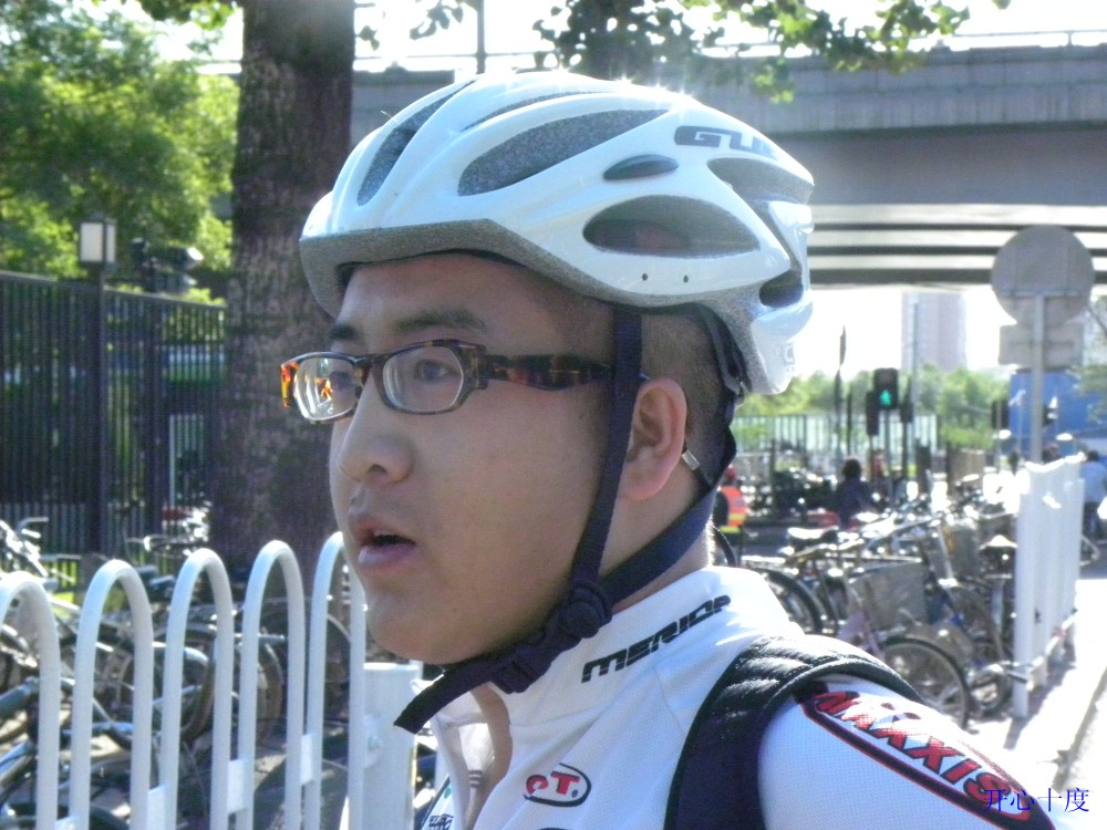 是寂寞的还是默默的