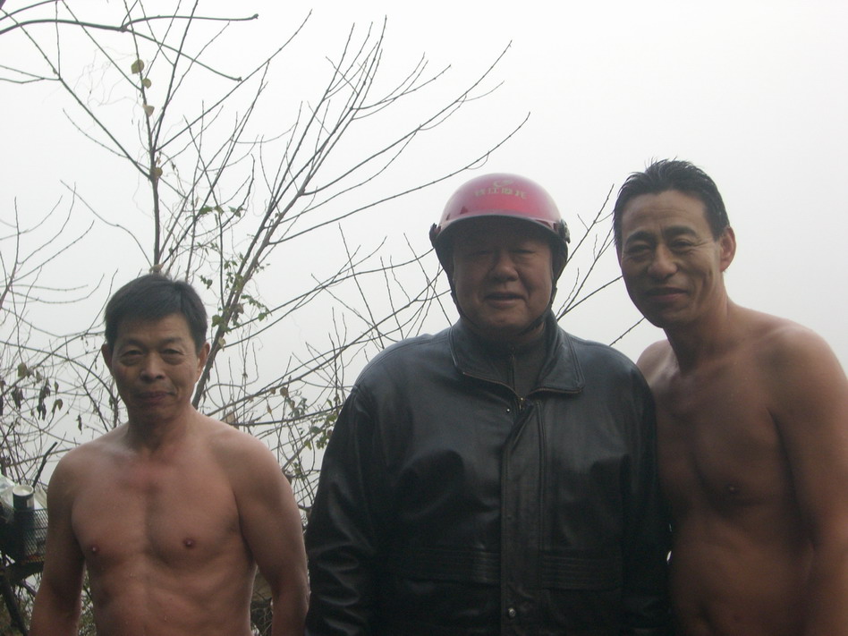 左  老胡和泳友