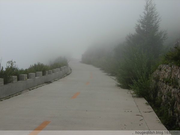 这是百草畔的盘山路