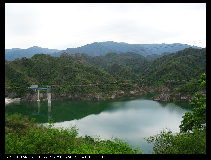 斋堂水库水很清，但我们没有下水游泳的时间了
