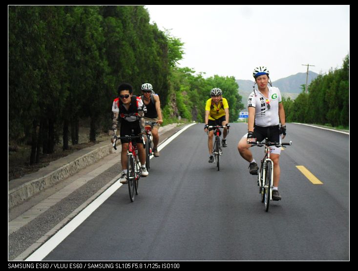 午饭后往灵山走