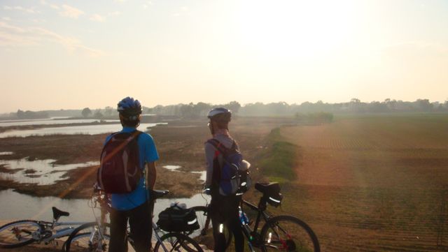 咖啡，老周夕阳斜望。