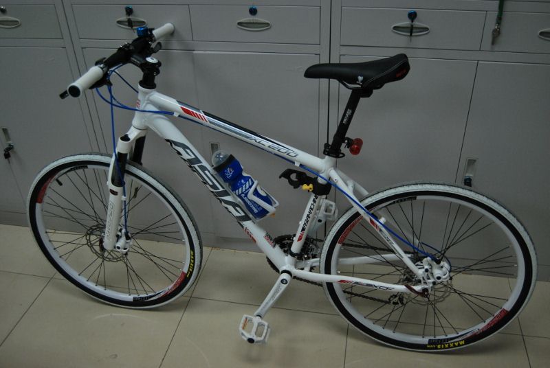 这轮子是我自己选的，有点阅兵车轮子的意思哈哈