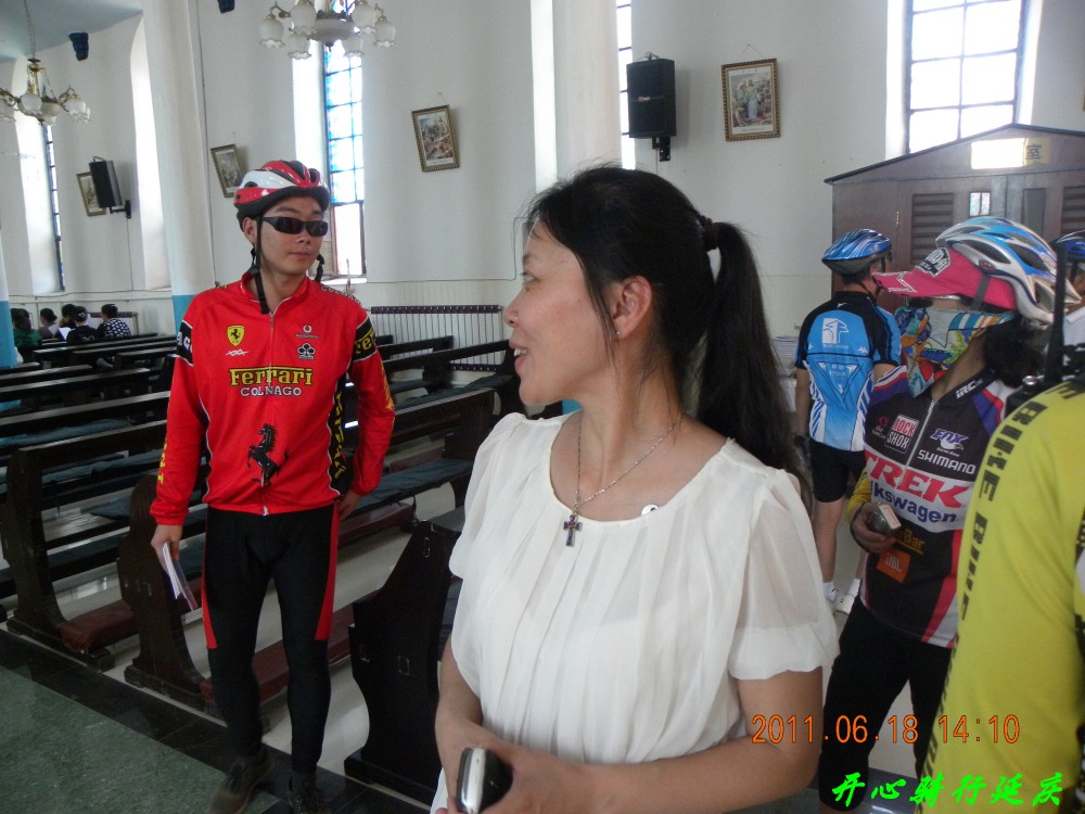 教堂的义工，当然也是教徒。