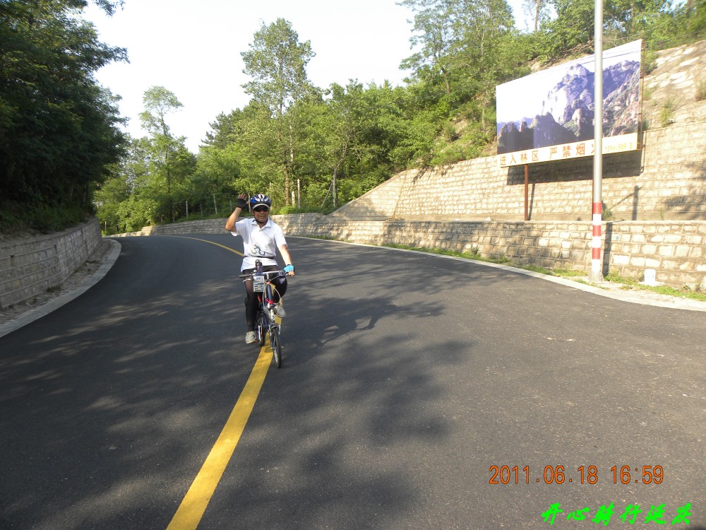 单速小轮车54岁的车友好厉害