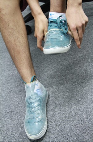 幸亏包里还有两只杜蕾斯