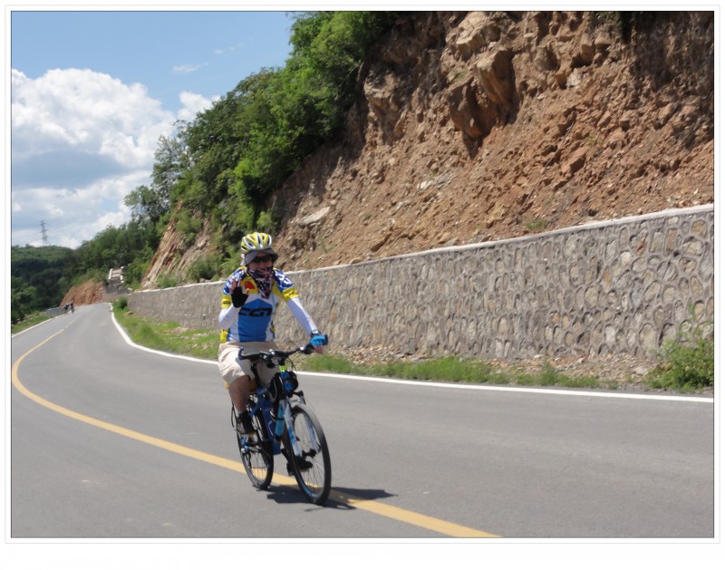 布丁车友骑行途中