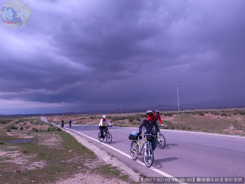 【2011-07-10-15-38-35】糖球骑车还是蛮厉害的.jpg