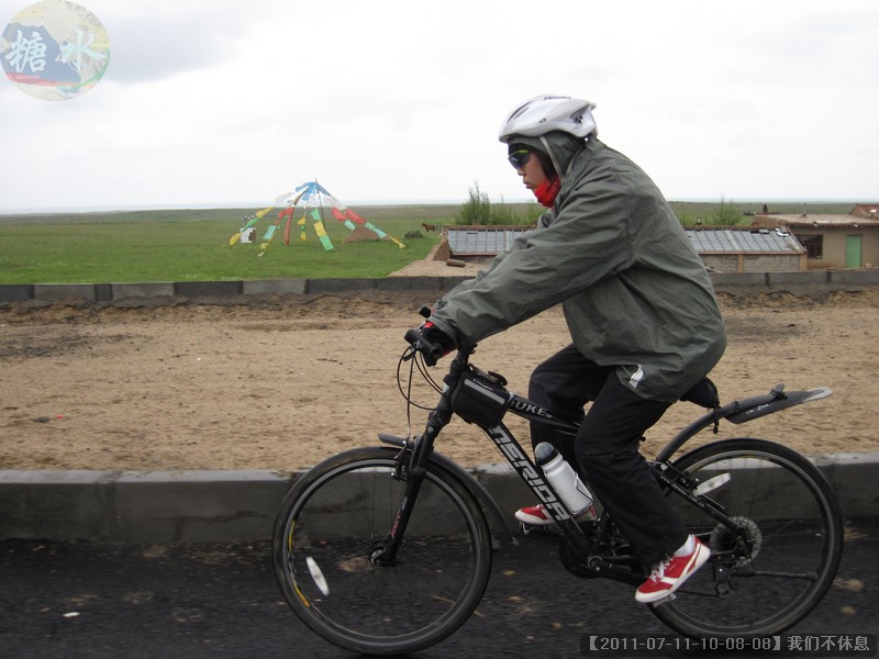 【2011-07-11-10-08-08】我们不休息.jpg