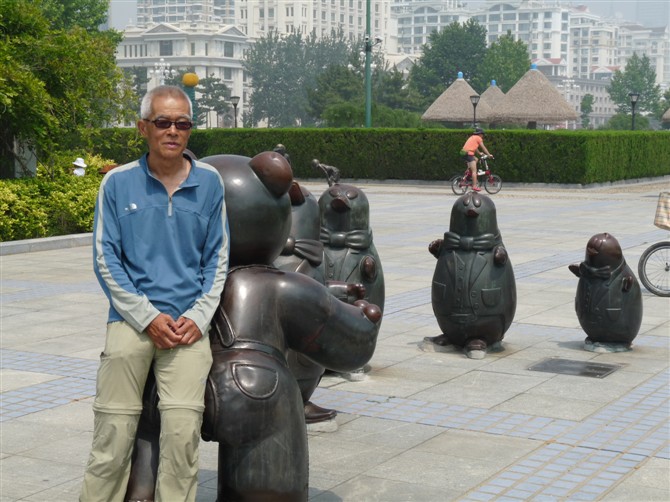 15威海海滨雕塑.jpg