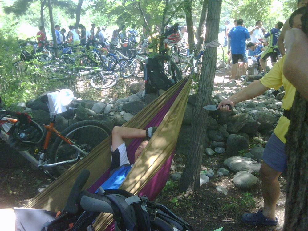 吊床和豪客的刀