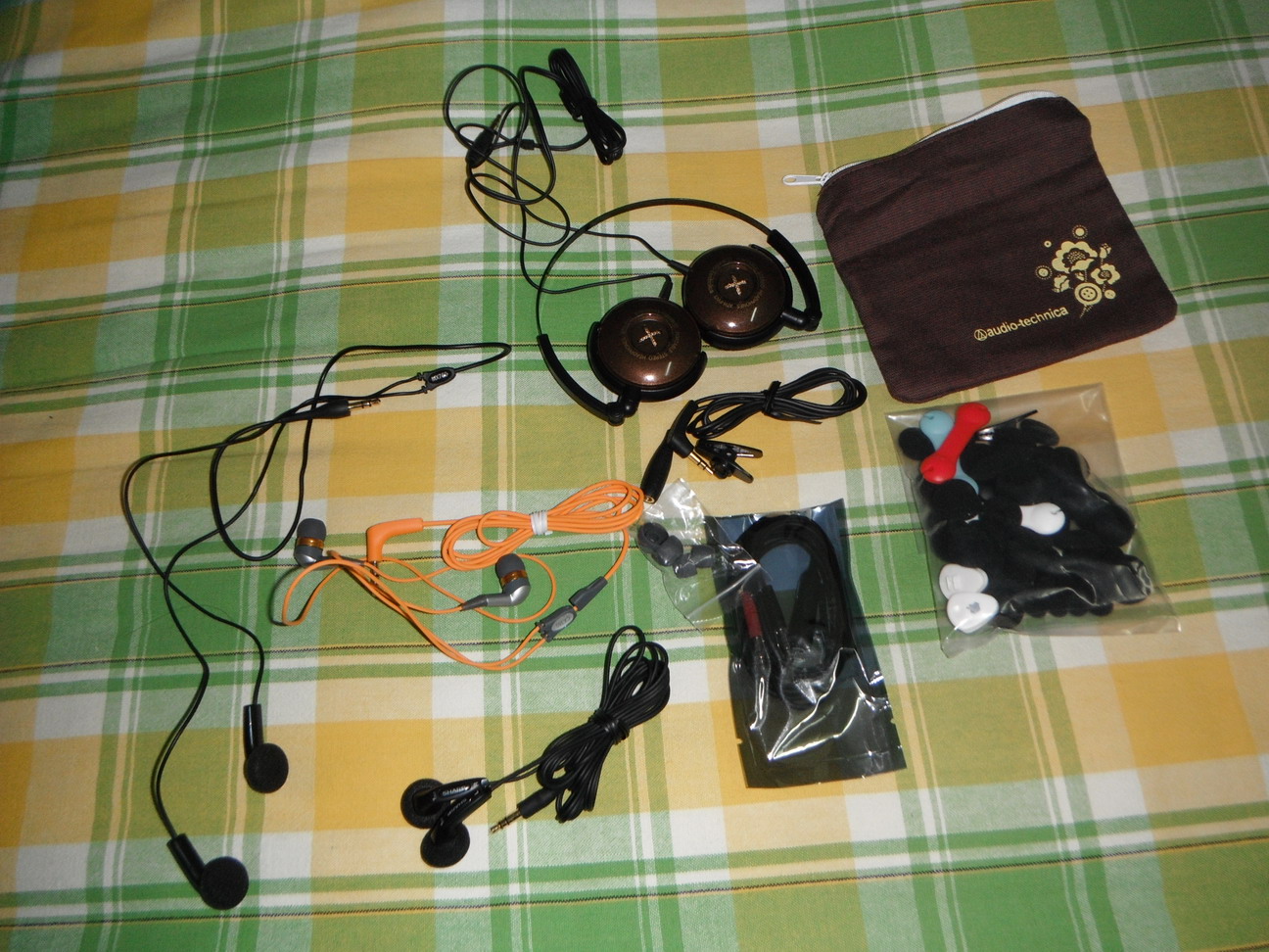 新买的耳机和耳塞，待音质测评