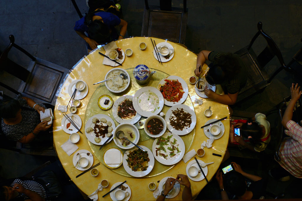 我们楼下的一桌