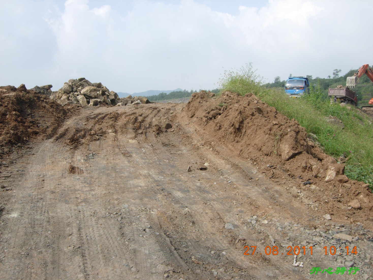 我们推车从这过