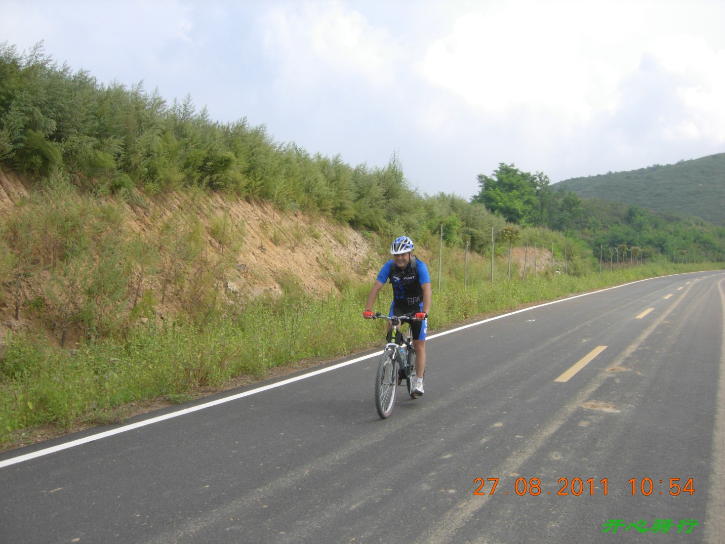 这是和我们一同爬坡的云岗车友