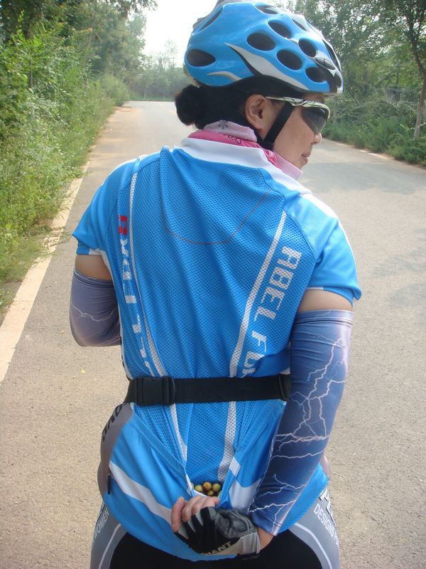 骑行服后兜不错