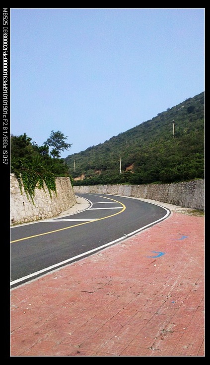 【8点37分到达高崖口山顶，路啊，宁静而悠远】