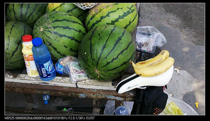 【在佳美，我的午膳如下，这得益于三字时赚的那张百元大钞，看着有点多啊，是的，那六个绿色圆东西只是背景 ...