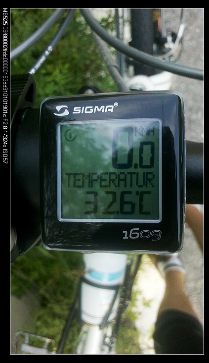 【又过了一段时间，热的难受极了，看看码表，快33度了，这季节的山里，早晚冻死人，中午热死人，晕乎乎的， ...