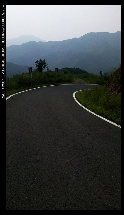 【到达了禅房的陡坡路段，虽然痛苦，虽然知道推车不比骑行慢多少，但是告诉自己，不推一步，这样才对得起前 ...