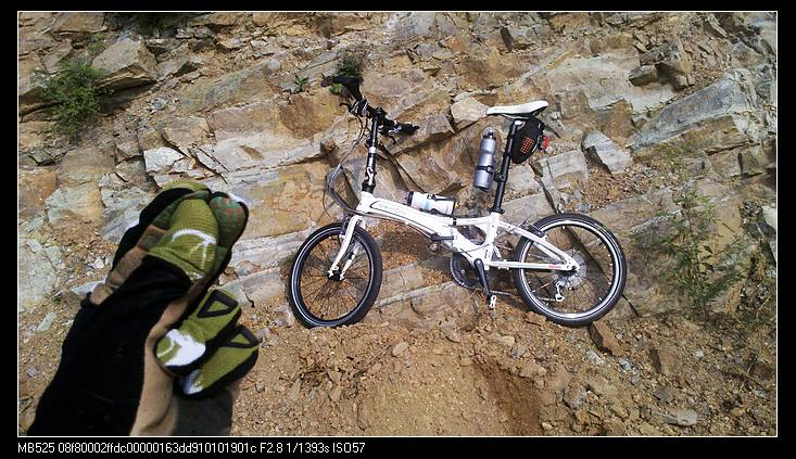 【这张图片，大山的刚毅和折叠的柔美，看到了小折性感的一面】