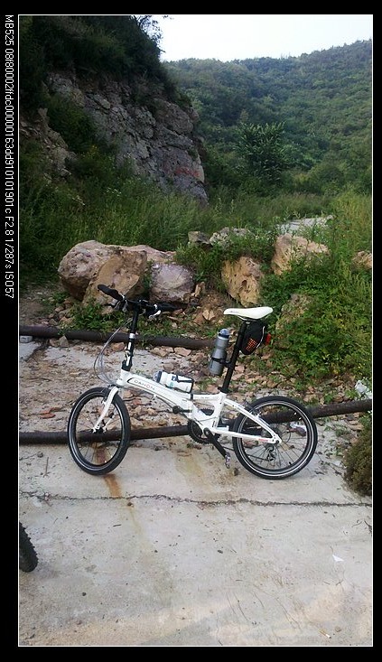 【17点左右，到达了妙峰山古道，对于折叠1.5的胎来说毫无问题，而且路上风景原汁原味，很喜欢！】 ... ...  ...