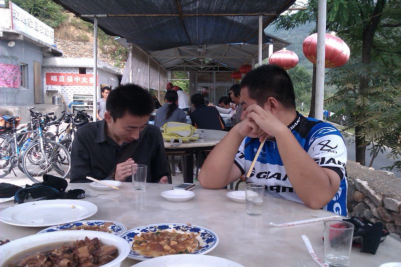 下妙后吃饭转战禅房