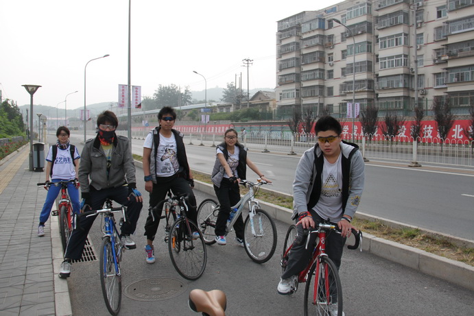  我们的队伍，少了老大 。